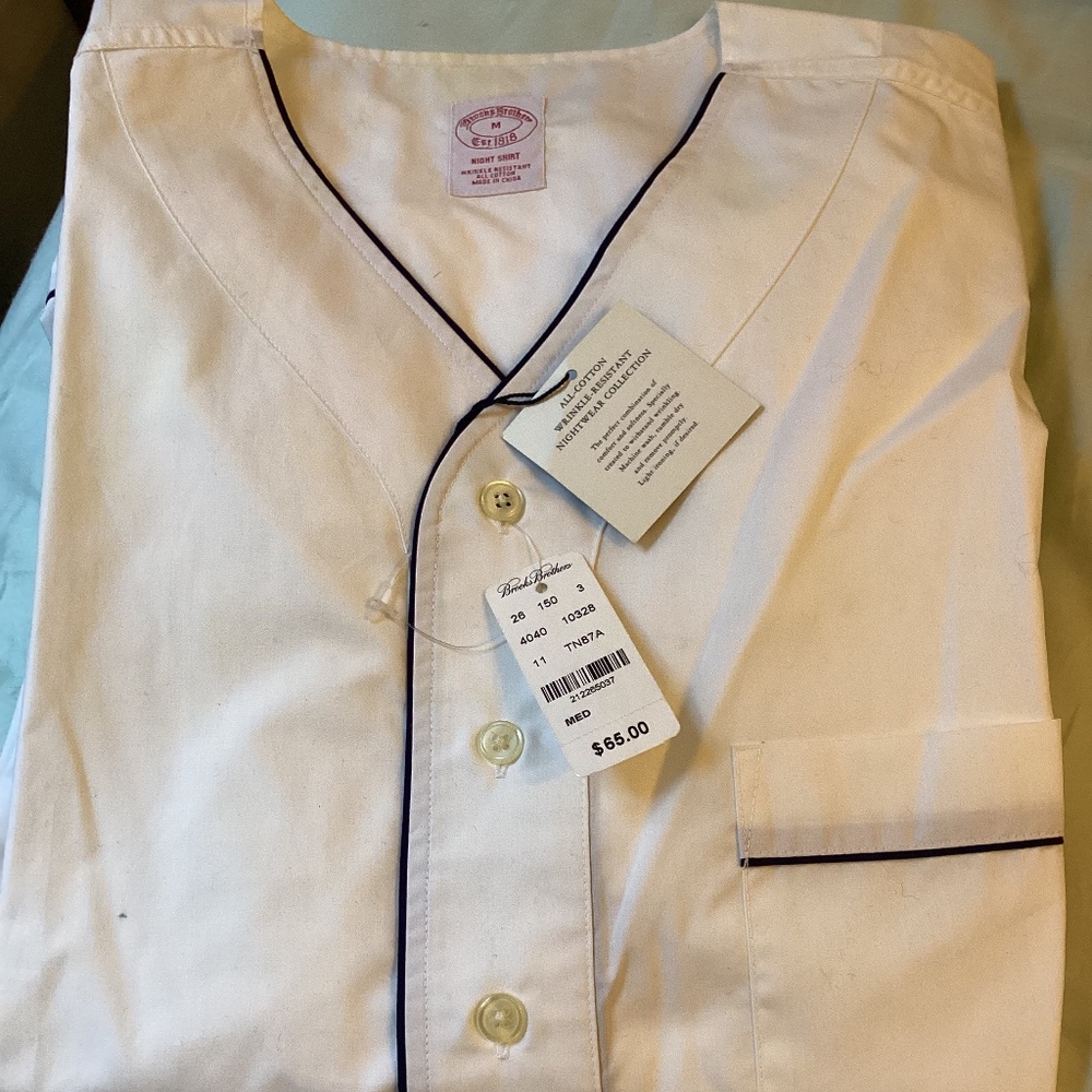 NEW Brooks Brother white night shirt size medium —brand new